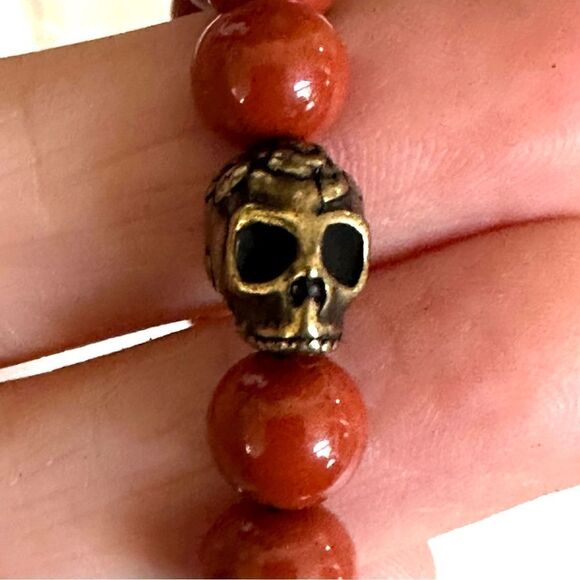 Red jasper skull stretchy bracelet - Picture 3 of 9
